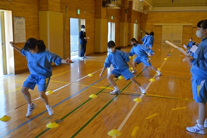 写真:反復横跳び