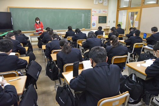 写真:朝読書の様子4