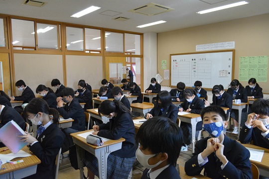 写真:朝学活の様子4