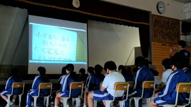 写真:調べる学習コンクール　クラス代表者発表会