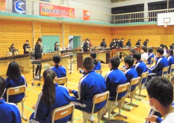 写真:音楽部　校内演奏発表会1