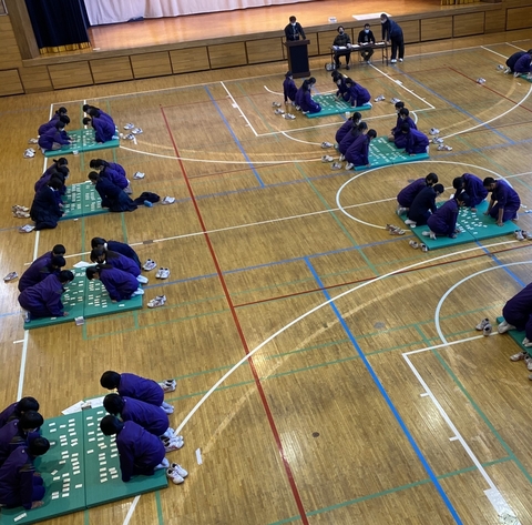 写真:百人一首大会(1年生)