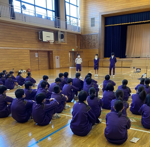 写真:合唱学年間交流3