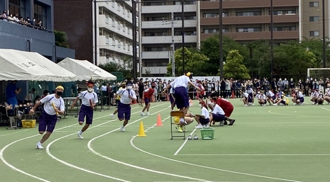 写真:運動会　リレー1