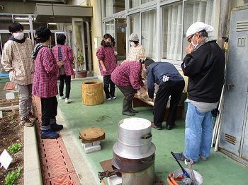 写真:もちつき会2