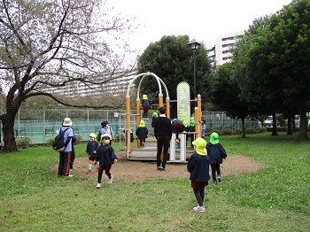 写真:＜年中・年長組＞東白鬚公園遠足5