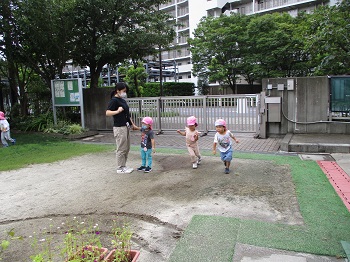 写真:＜年少組＞運動会の取り組み2