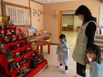 写真:ひなかざりづくり1