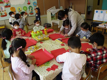 写真:ひなかざりづくり3