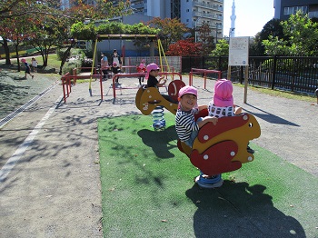 写真:年少組　瑞光橋公園散歩2