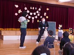 写真:誕生会・小学校展覧会見学4