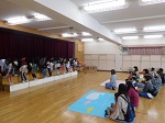 写真:幼稚園園歌を披露する年長組さん