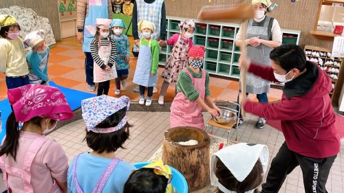 写真:もちつき会(全園児)7