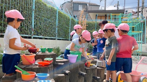 写真:園庭遊び(年中組)8