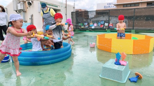 写真:みんな大好きプール遊び(年少組)4