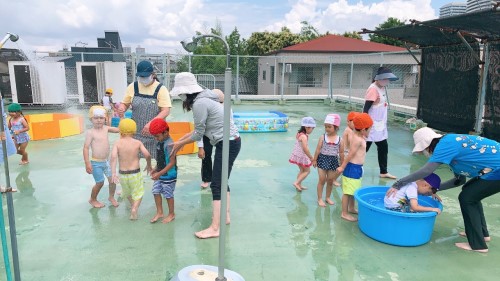 写真:プール開き(全園児)4