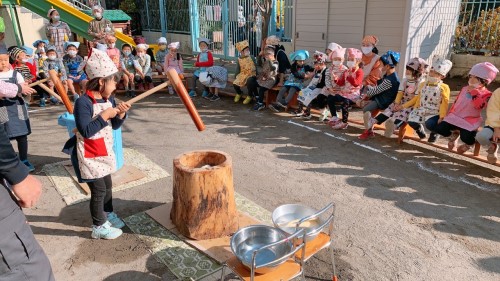 写真:もちつき会(全園児)5