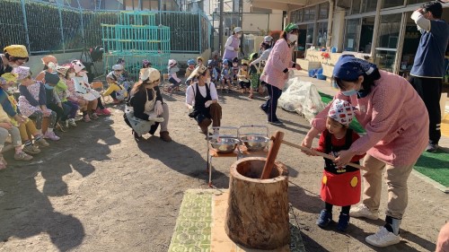 写真:もちつき会(全園児)8