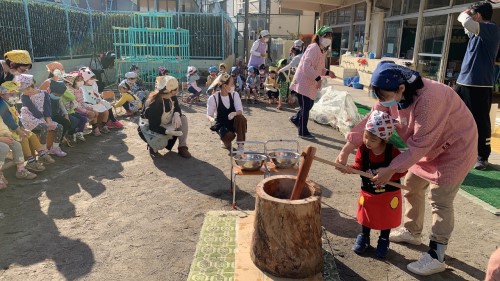 写真:もちつき会(全園児)8