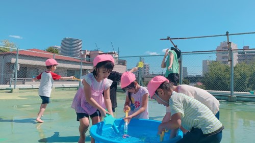 写真:戸外遊び(全園児)3