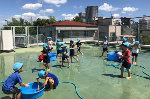 写真:水遊び(年少組・年長組)7