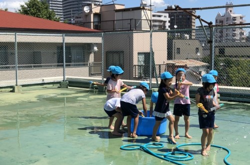 写真:水遊び(年少組・年長組)8