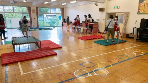 写真:幼稚園で遊ぼう1