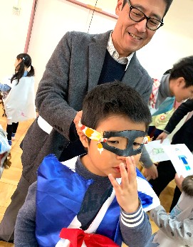 写真:年長組「にっぽりのふくをつくろう！」(5)3