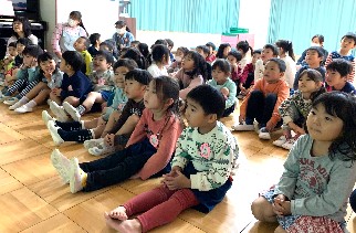 写真:「にっぽりのふくをつくろう！」上映会3