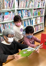 写真:図書館訪問2