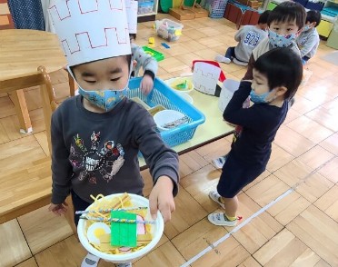 写真:ラーメン屋さんごっこ