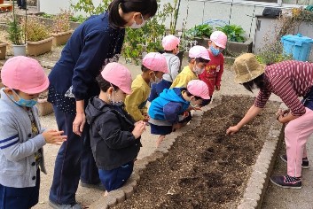 写真:栽培物とのふれあい2