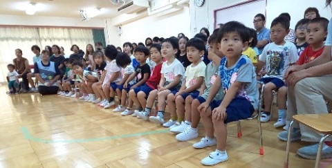 写真:元気に登園した子どもたち