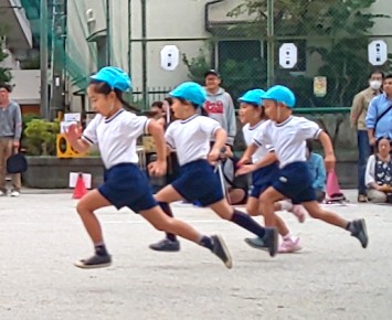 写真:年長組　かけっこ