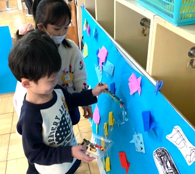 写真:水族館を作る子どもたち3