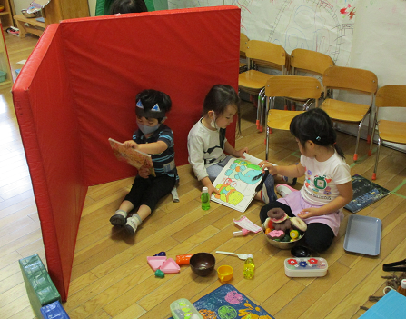 写真:遊ぶ子どもたち2