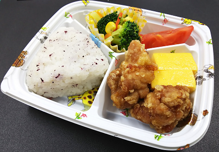 写真:お弁当給食1