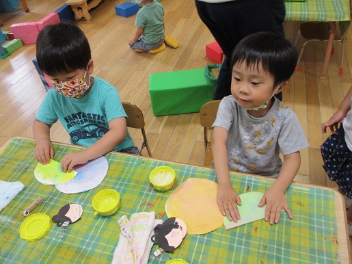 写真:七夕製作の様子2