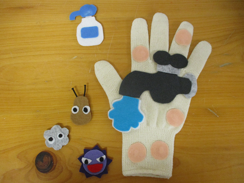 写真:手袋シアターのばい菌や手