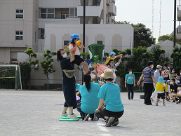 写真:4歳児　親子競技