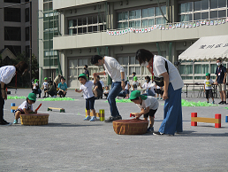 写真:3歳児　親子競技2