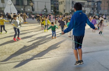 写真:なわとびの様子2