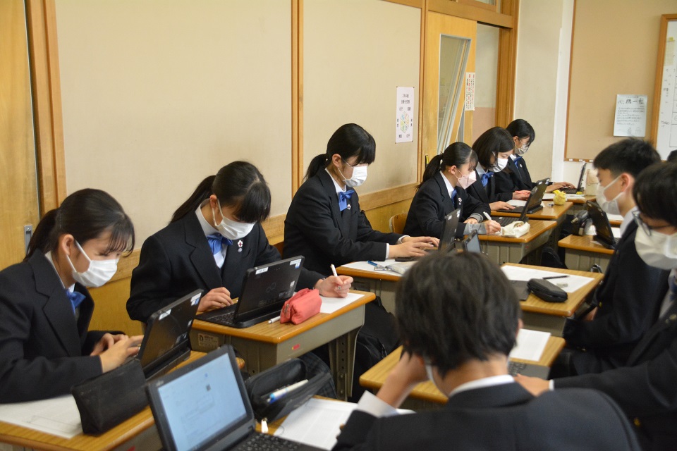 写真:2年　修学旅行事前学習開始1