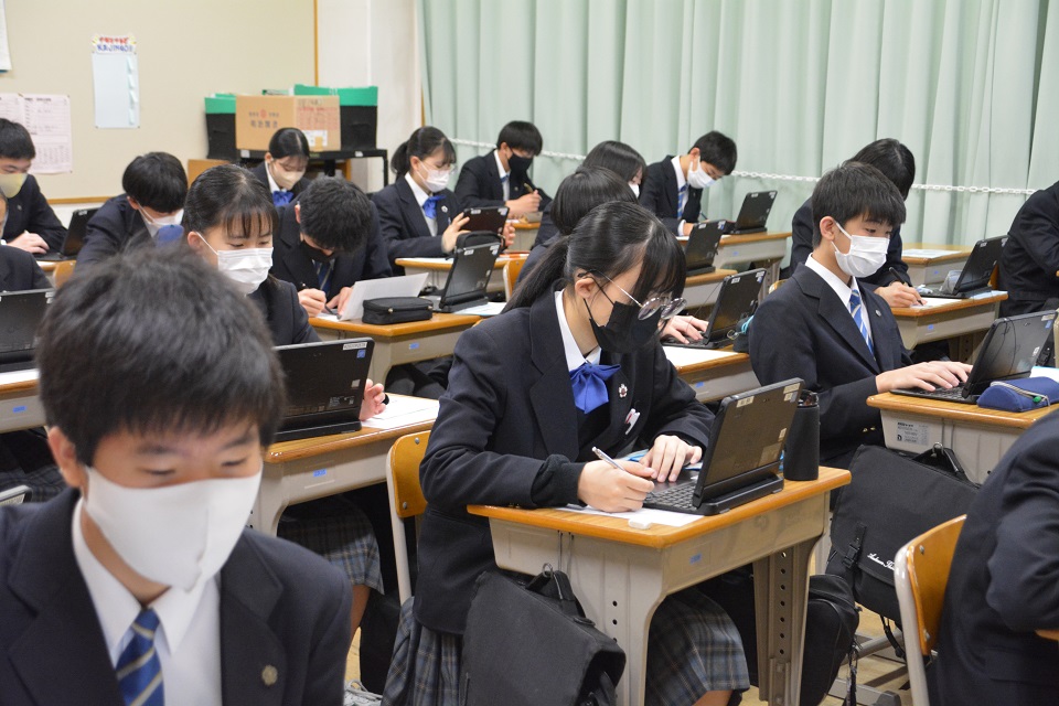 写真:2年　修学旅行事前学習開始2