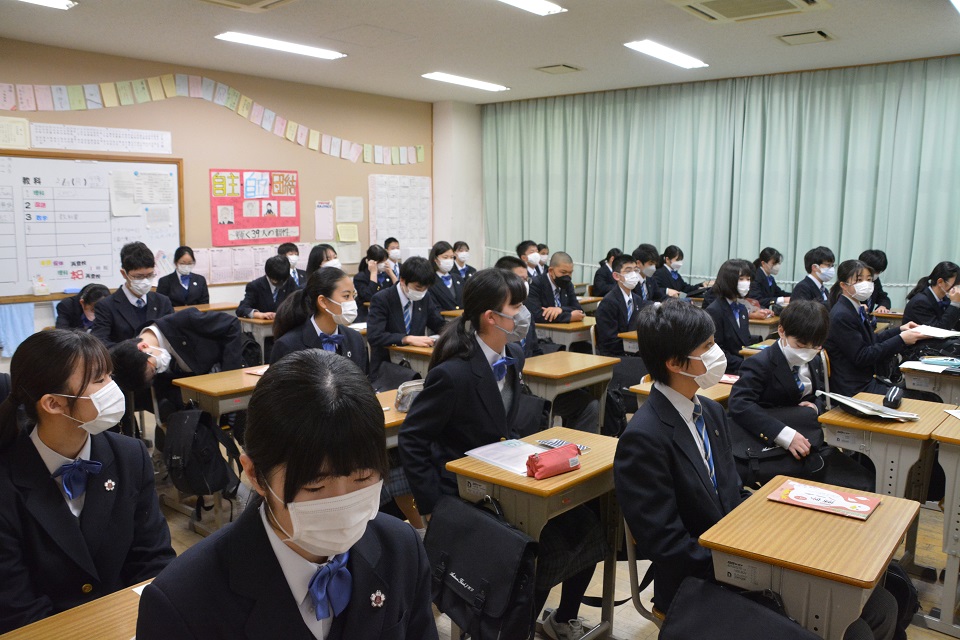 写真:朝の学活