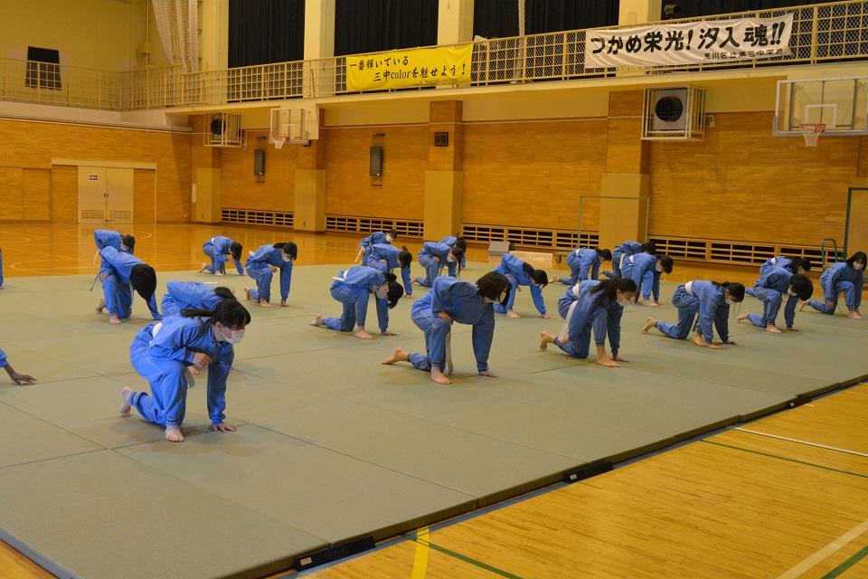 写真:1年女子　柔道2