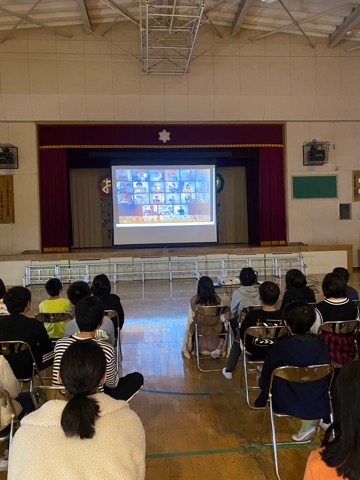 写真:6年生を送る会の様子1