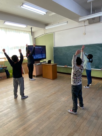 写真:体操する様子