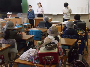 写真:登校班集団下校2