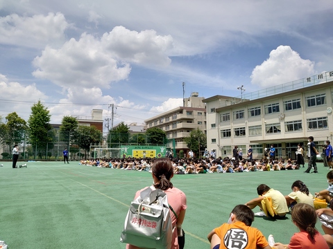 校庭への避難